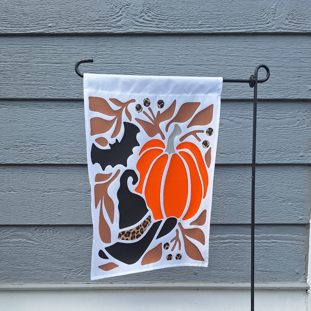 Halloween Garden Flag with Pumpkin and Witch Hat - NEW